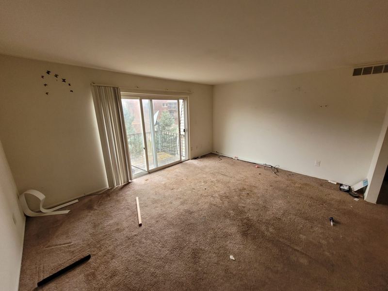 Living room before renovation